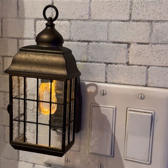 Bath & Body Works Brass Lantern Wallflower - Picture 2 of 3